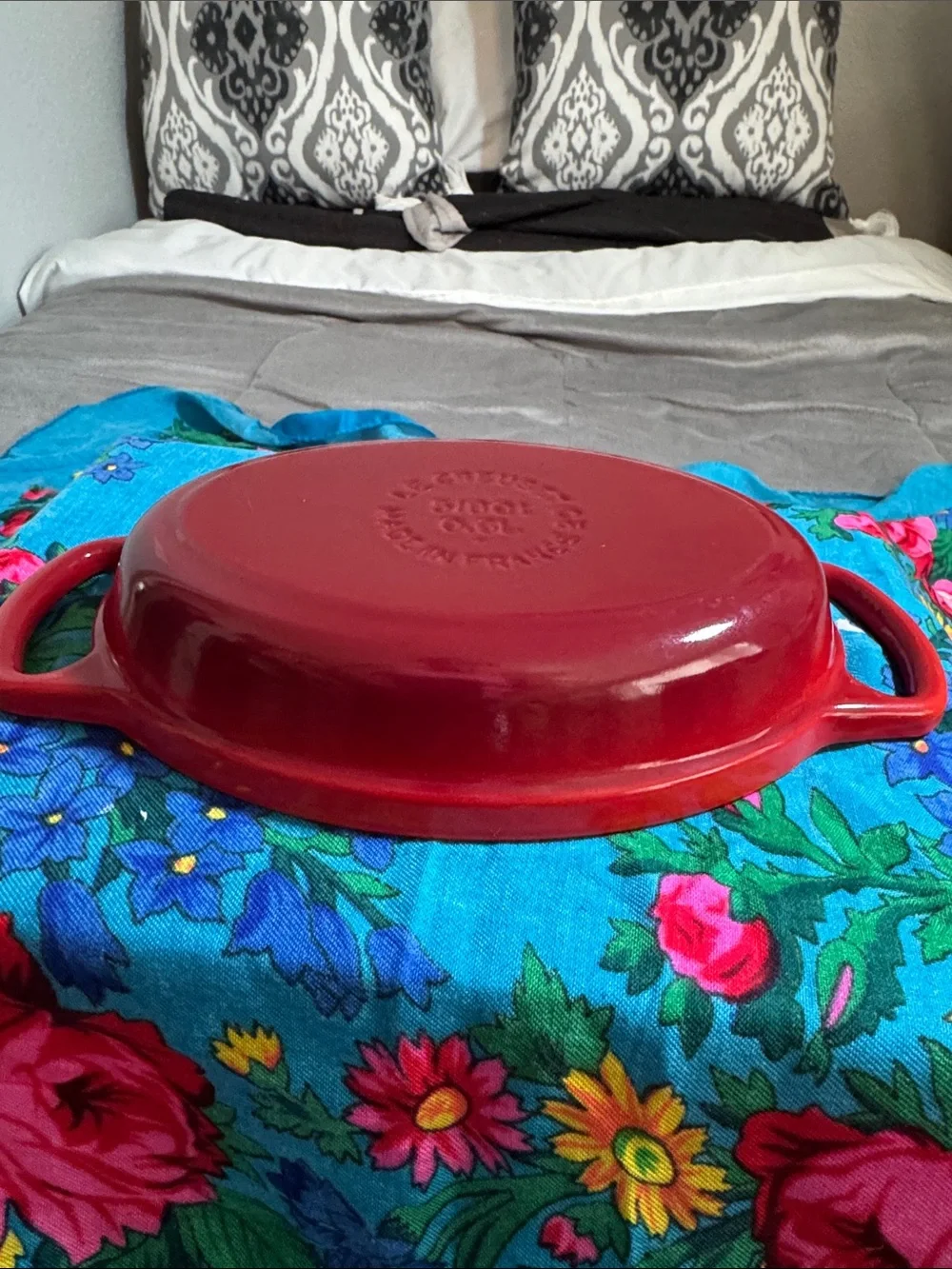 Le Creuset Red Oval 8” Enamel cooking oval baker-server